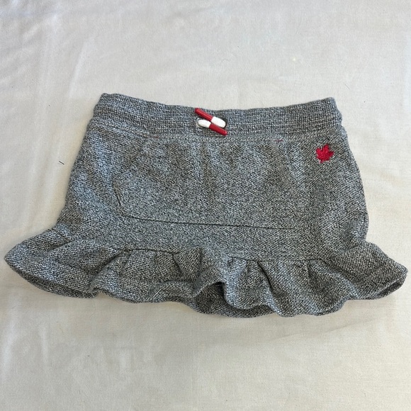 Canadiana - Stylish Gray Skirt/skort with Red Maple leaf Detail - Picture 1 of 5
